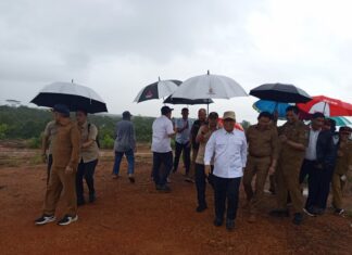 Deputy Governor Nyanyang Braves Heavy Rain to Inspect Bintan Buyu Site as Kepri People’s School Project Nears Tender Stage